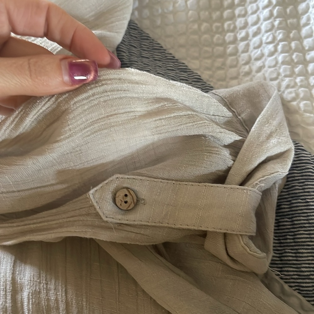 Adorable lightweight top - Picture 5 of 5